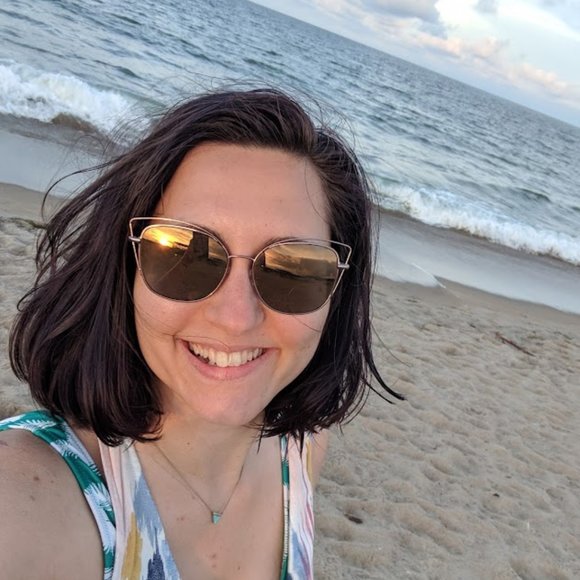 Meet your Posher, Alexandra - Picture 1 of 1